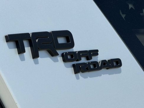 Used 2024 Toyota 4Runner TRD Off-Road Premium w/ Off Road Premium Plus Package AWD/4WD image 10
