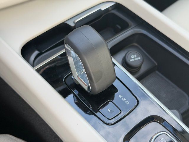 Used 2024 Volvo XC60 B5 Plus w/ Protection Package AWD/4WD image 27