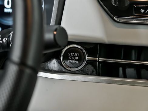 Used 2024 Mitsubishi Outlander SEL image 29