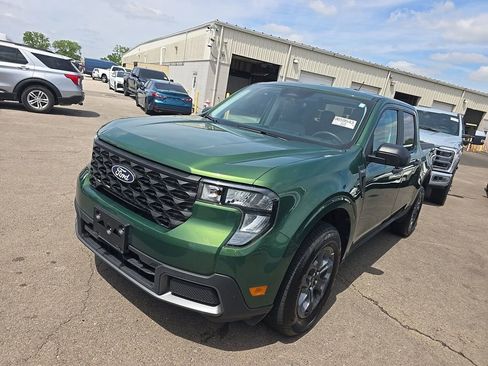 Used 2025 Ford Maverick XLT FWD image 1