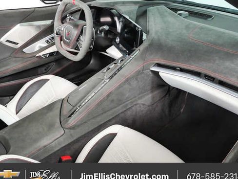 Used 2023 Chevrolet Corvette Stingray Premium Conv w/ Z51 Performance Package RWD image 27
