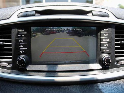 Used 2016 Kia Sorento SX FWD image 21