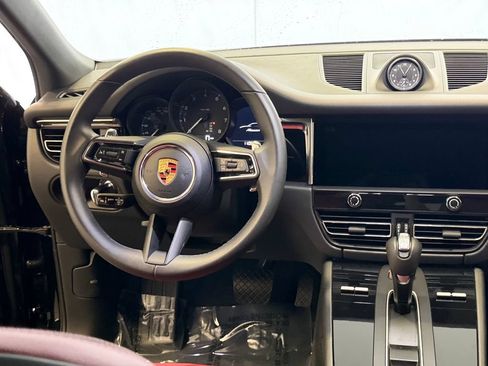 Certified 2026 Porsche Macan AWD/4WD image 20
