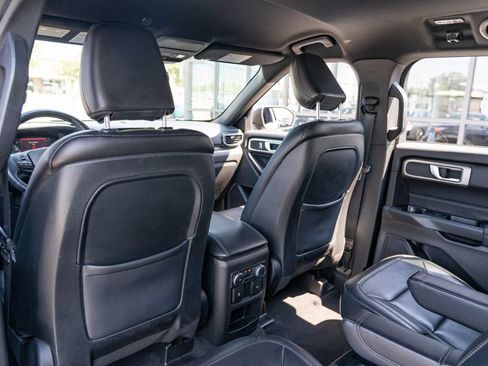 Used 2020 Ford Explorer XLT w/ Equipment Group 202A AWD/4WD image 14