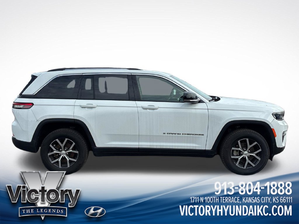 Used 2023 Jeep Grand Cherokee Limited AWD/4WD image 3