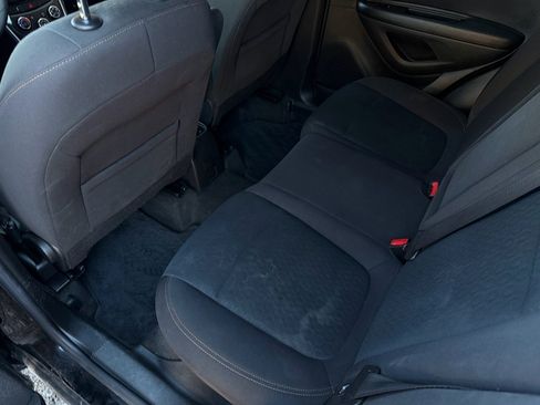 Used 2022 Chevrolet Trax LS w/ Tint and Cruise Package image 16