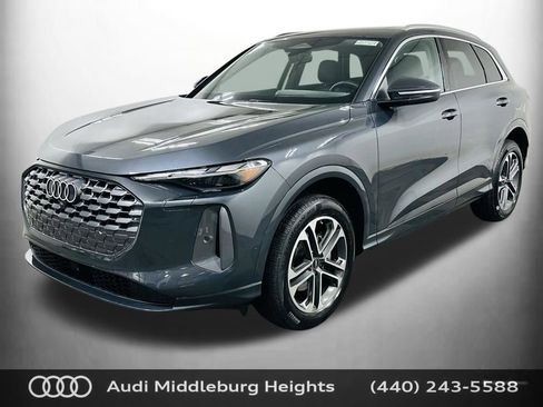 Certified 2025 Audi Q5 Premium AWD/4WD image 2