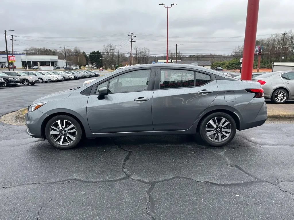 Used 2020 Nissan Versa SV FWD image 4