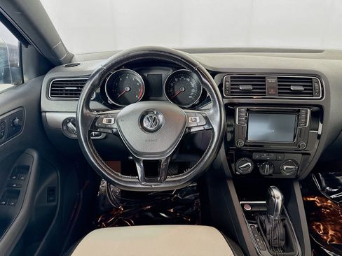 Used 2016 Volkswagen Jetta Sport FWD image 22
