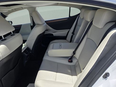 Certified 2025 Lexus ES 350 w/ Premium Package FWD image 20