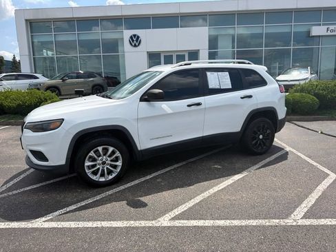 Used 2020 Jeep Cherokee Latitude AWD/4WD image 7