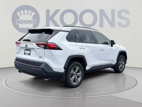 Used 2024 Toyota RAV4 XLE AWD/4WD image 7