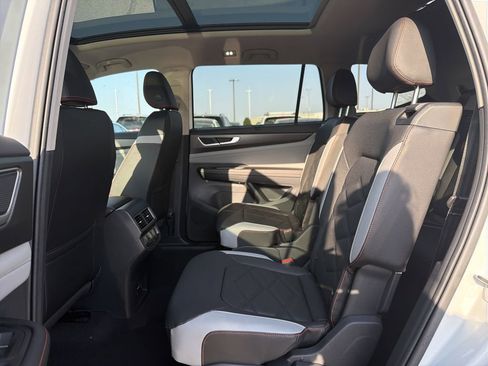 New 2026 Volkswagen Atlas Peak Edition AWD/4WD image 13