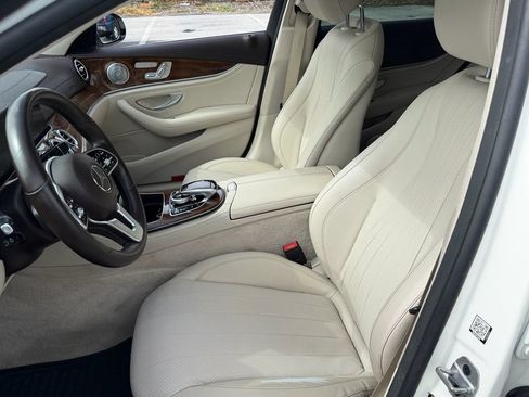 Used 2020 Mercedes-Benz E 350 4MATIC Sedan image 10
