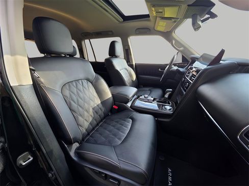 Used 2024 Nissan Armada Platinum w/ Captain's Chairs Package image 17