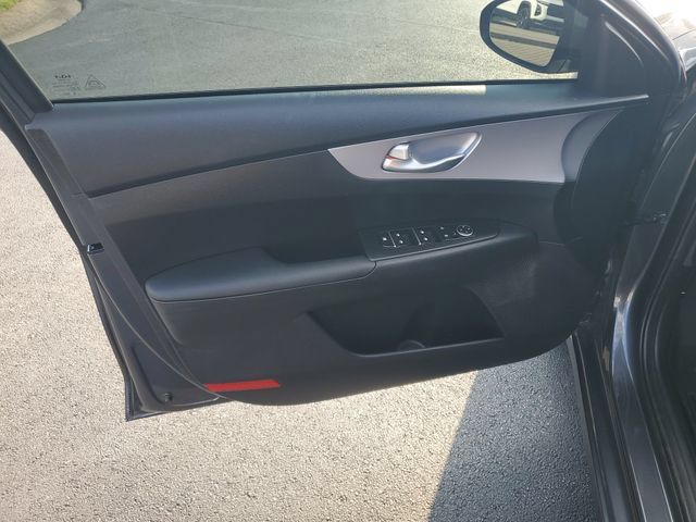 Used 2024 Kia Forte LXS w/ LXS Technology Package FWD image 18