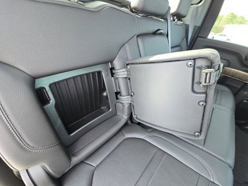 Used 2021 GMC Sierra 2500 Denali w/ Denali Ultimate Package image 17