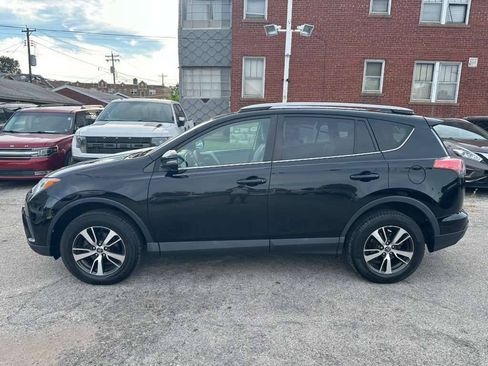 Used 2018 Toyota RAV4 XLE w/ Plus Extra Value Package AWD/4WD image 5