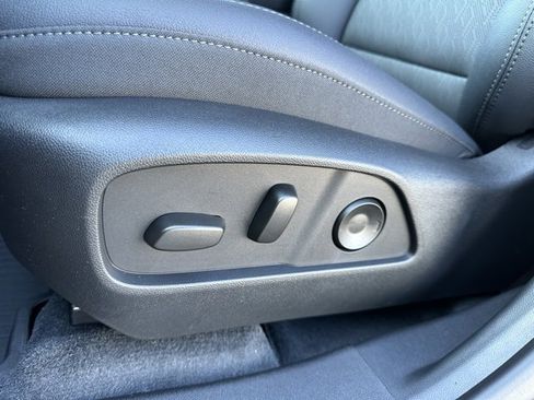 New 2026 Chevrolet Equinox LT image 13