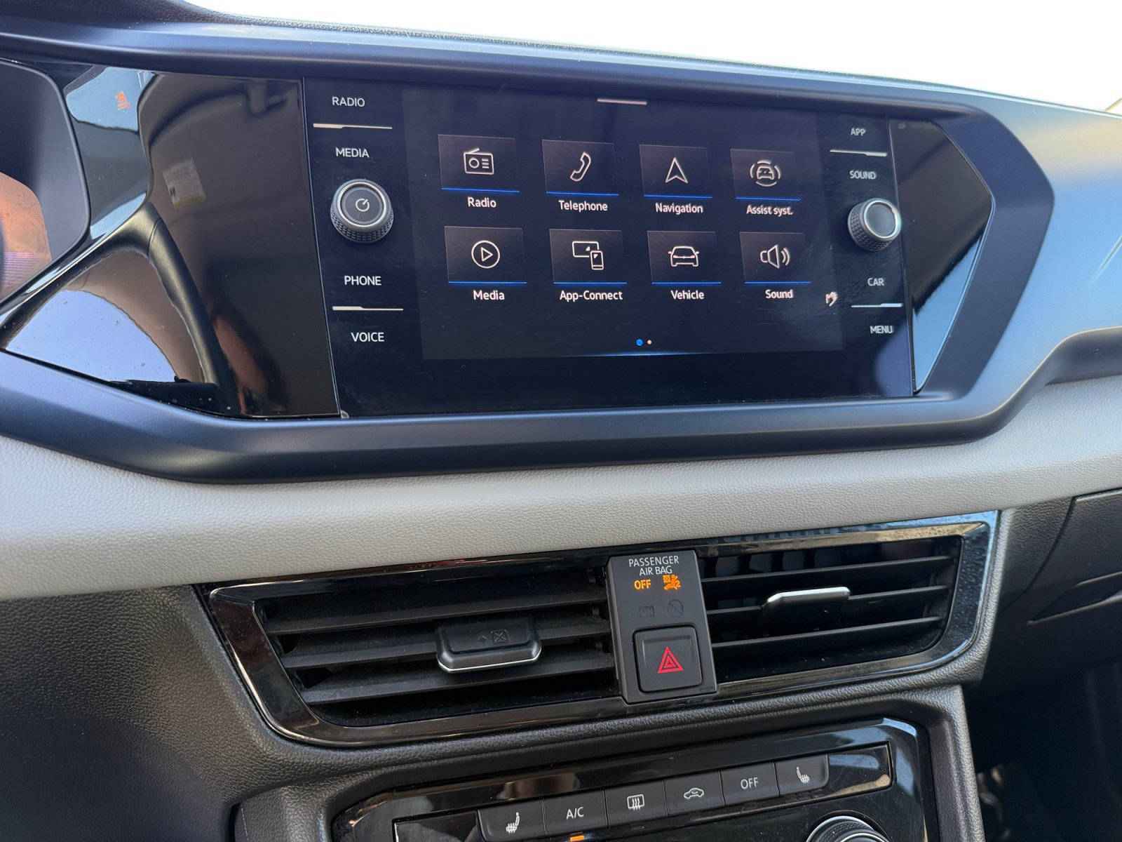 Certified 2023 Volkswagen Taos SE w/ Panoramic Sunroof Package FWD image 12