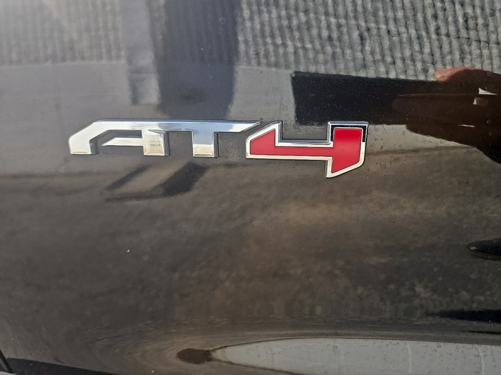 Used 2025 GMC Acadia AT4 w/ Super Cruise Package AWD/4WD image 8