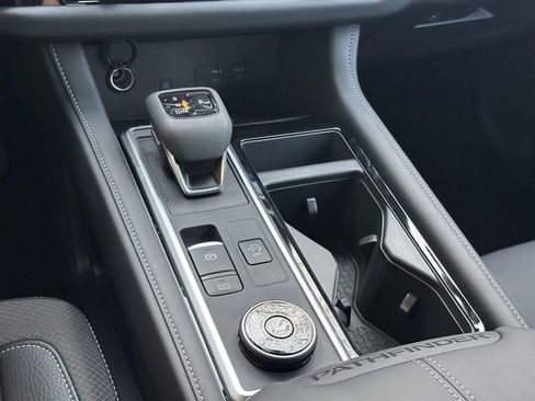 New 2026 Nissan Pathfinder SL image 23