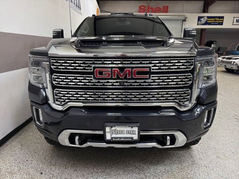 Used 2022 GMC Sierra 2500 Denali image 2