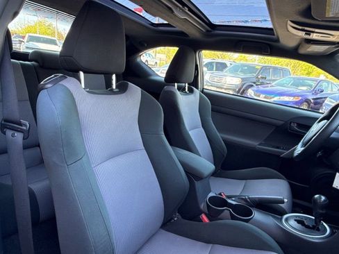 Used 2014 Scion tC FWD image 17