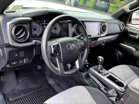 Certified 2021 Toyota Tacoma TRD Off-Road image 17