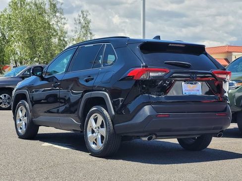 Certified 2021 Toyota RAV4 XLE Premium AWD/4WD image 8