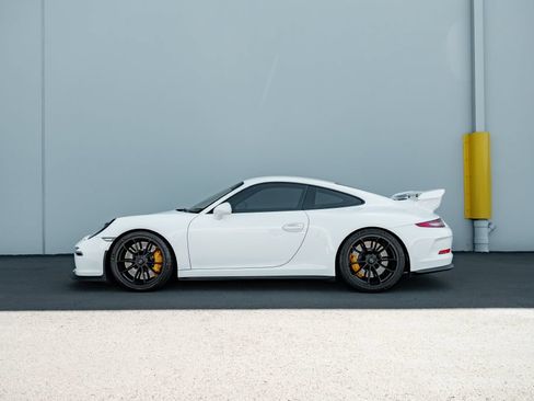 Used 2014 Porsche 911 GT3 RWD image 4