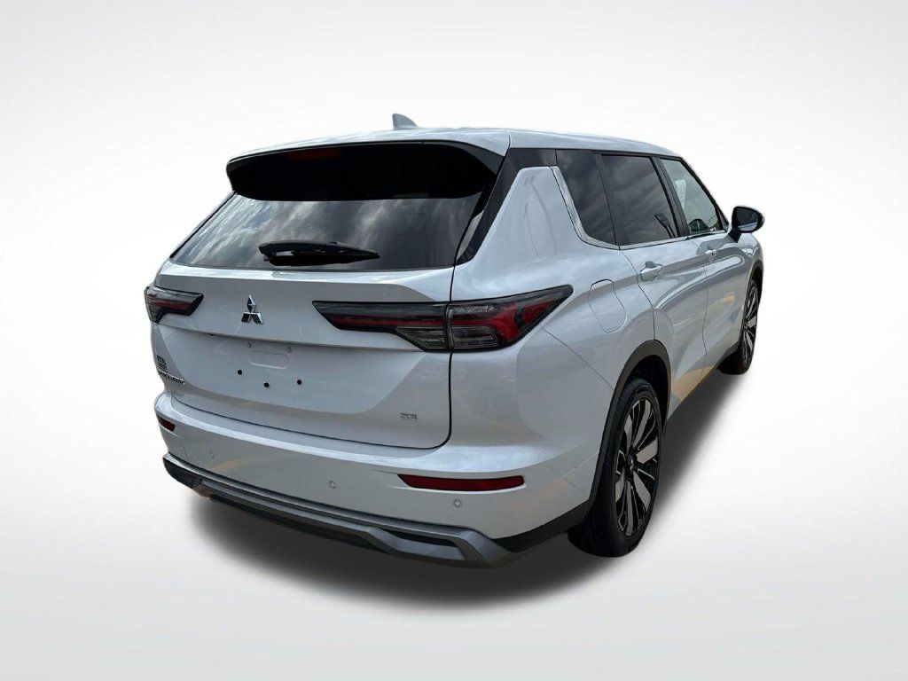 Used 2026 Mitsubishi Outlander SE FWD image 8