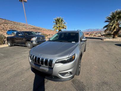 Used 2019 Jeep Cherokee Latitude Plus w/ Comfort/Convenience Group