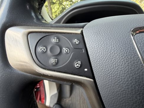 Used 2021 GMC Acadia Denali w/ Denali Technology Package FWD image 19