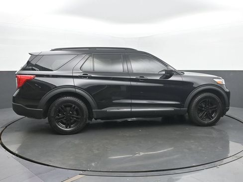 Used 2021 Ford Explorer XLT w/ Equipment Group 202A AWD/4WD image 6