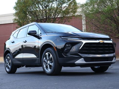 Used 2024 Chevrolet Blazer LT w/ Convenience Package FWD image 1