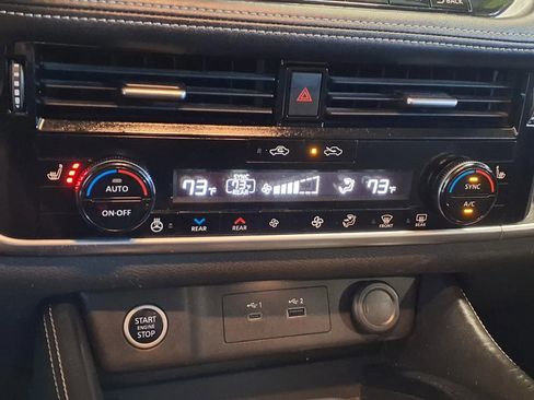 Used 2021 Nissan Rogue SL w/ Premium Package image 22