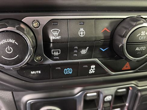 Used 2023 Jeep Wrangler Unlimited Rubicon 4xe w/ Safety Group AWD/4WD image 38