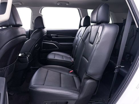 Used 2024 Kia Telluride S FWD image 40