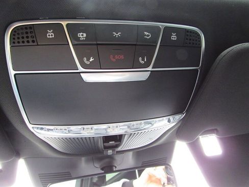 Used 2018 Mercedes-Benz S 560 Sedan image 25
