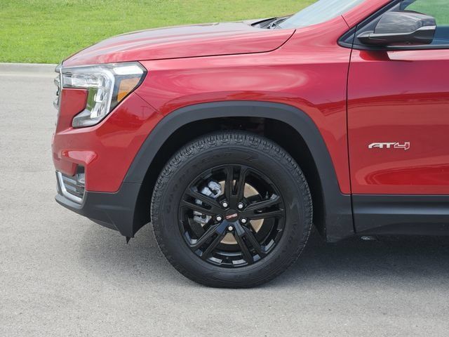 Used 2024 GMC Terrain AT4 w/ Tech Package AWD/4WD image 10