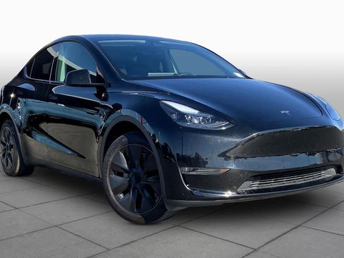 Used 2025 Tesla Model Y Long Range image 2