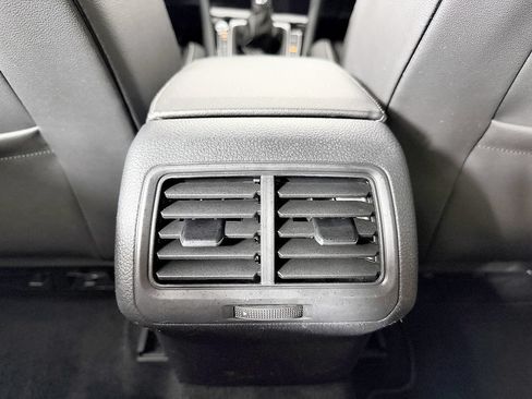 Used 2018 Volkswagen Golf 4-Door AWD/4WD image 47