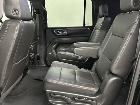 Used 2024 Chevrolet Suburban LT image 27