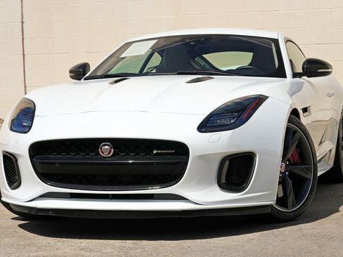 Used 2019 Jaguar F-TYPE R-Dynamic RWD image 3