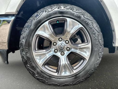 Used 2020 RAM 1500 Laramie AWD/4WD image 15