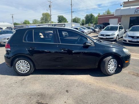 Used 2011 Volkswagen Golf 4-Door image 8