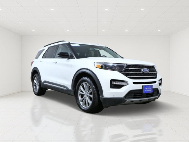 Certified 2024 Ford Explorer XLT w/ Equipment Group 202A AWD/4WD image 1