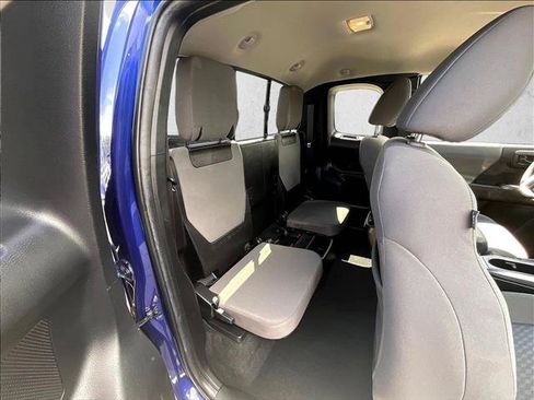 Used 2022 Toyota Tacoma SR5 w/ Technology Package RWD image 28