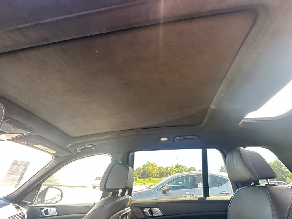 Used 2020 BMW X7 M50i w/ Executive Package AWD/4WD image 22